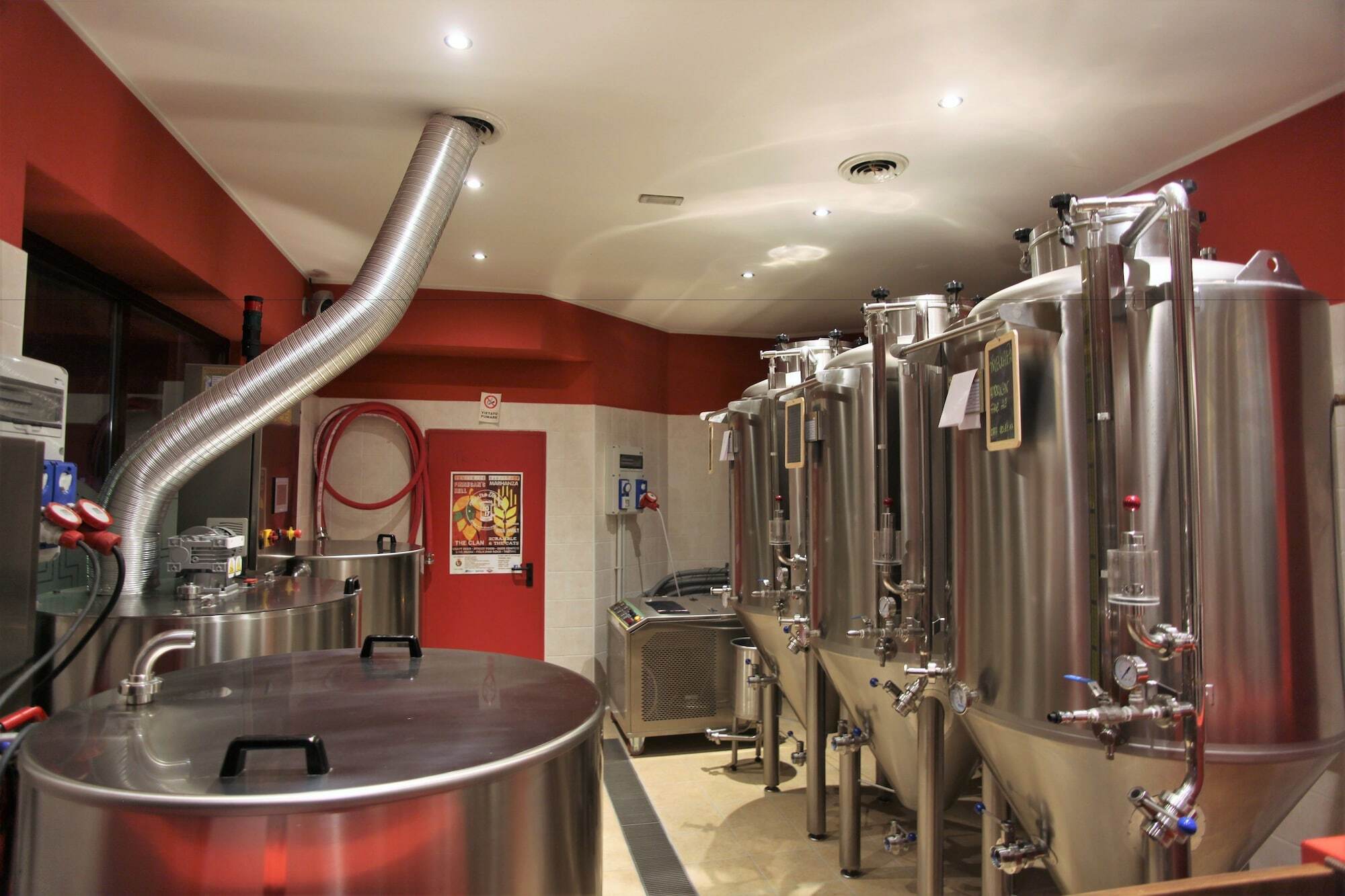 De La Tour Hotel Тирано Екстериор снимка
